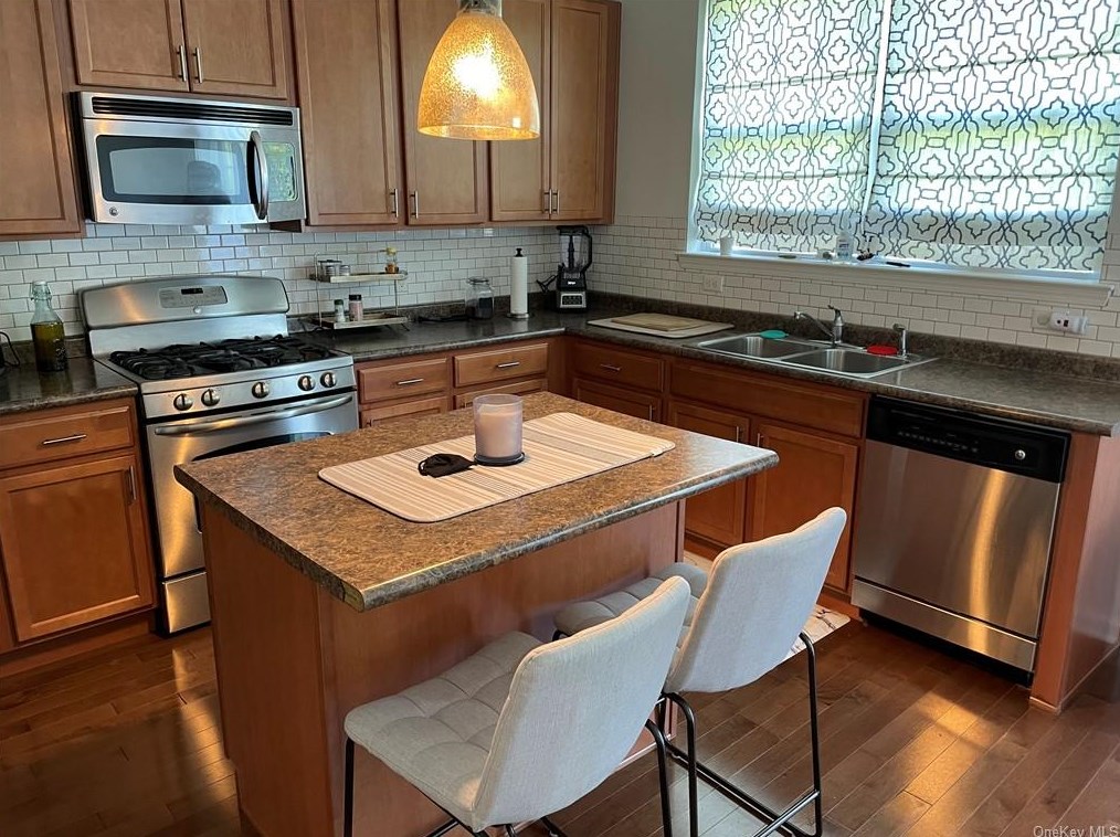 1208 Hawthorn Way, Newburgh NY  12553-4781 exterior