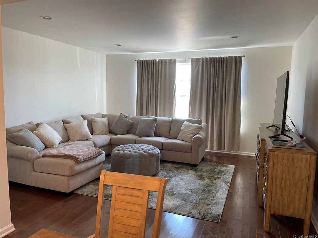 1208 Hawthorn Way, Newburgh NY  12553-4781 exterior