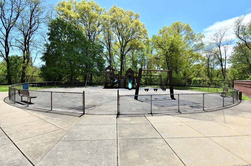 780 Bronx River Rd, Yonkers NY  10708-7923 exterior