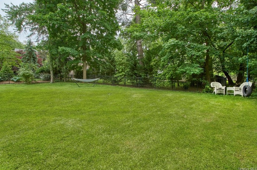 161 Osborn Rd, Rye NY  10580-1328 exterior