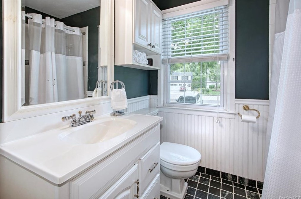 161 Osborn Rd, Rye NY  10580-1328 exterior