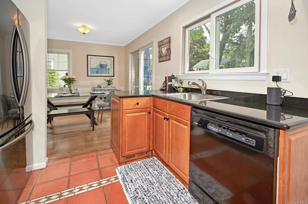 161 Osborn Rd, Rye NY  10580-1328 exterior