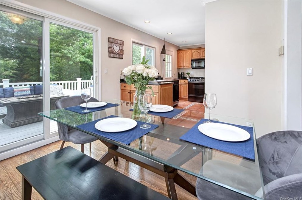 161 Osborn Rd, Rye NY  10580-1328 exterior