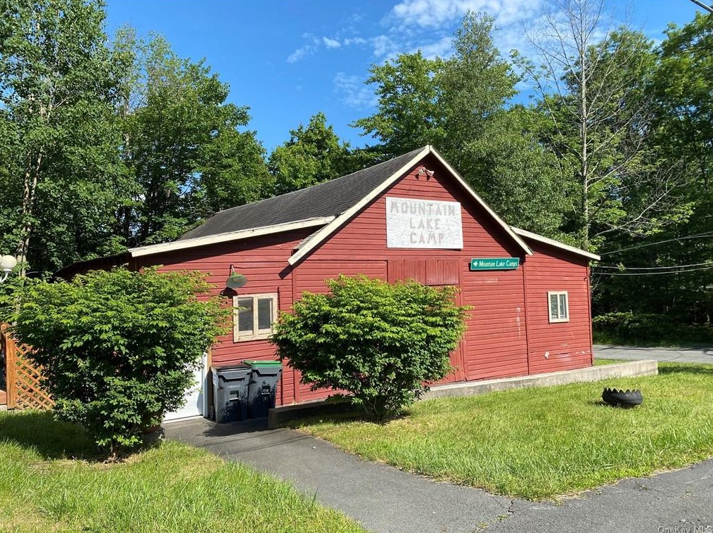 42 Aldow St, Wurtsboro NY  12790-5805 exterior