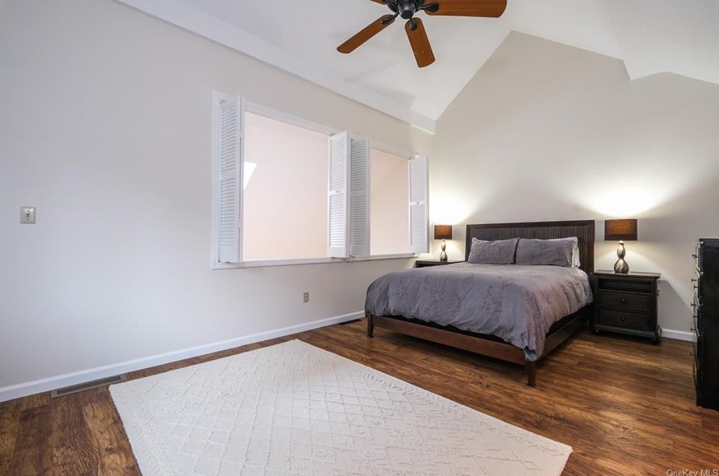 160 Fld Ln, Peekskill NY 10566-4865 exterior