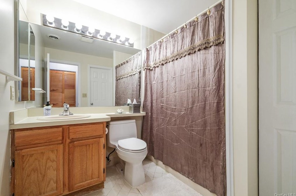 160 Fld Ln, Peekskill NY 10566-4865 exterior