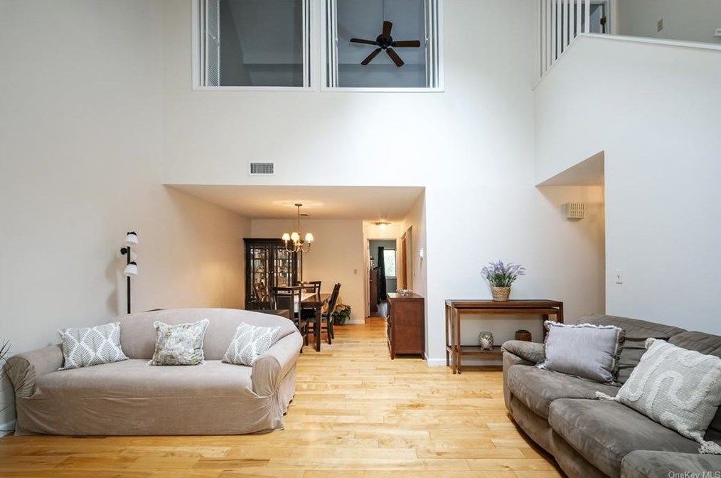 160 Fld Ln, Peekskill NY 10566-4865 exterior