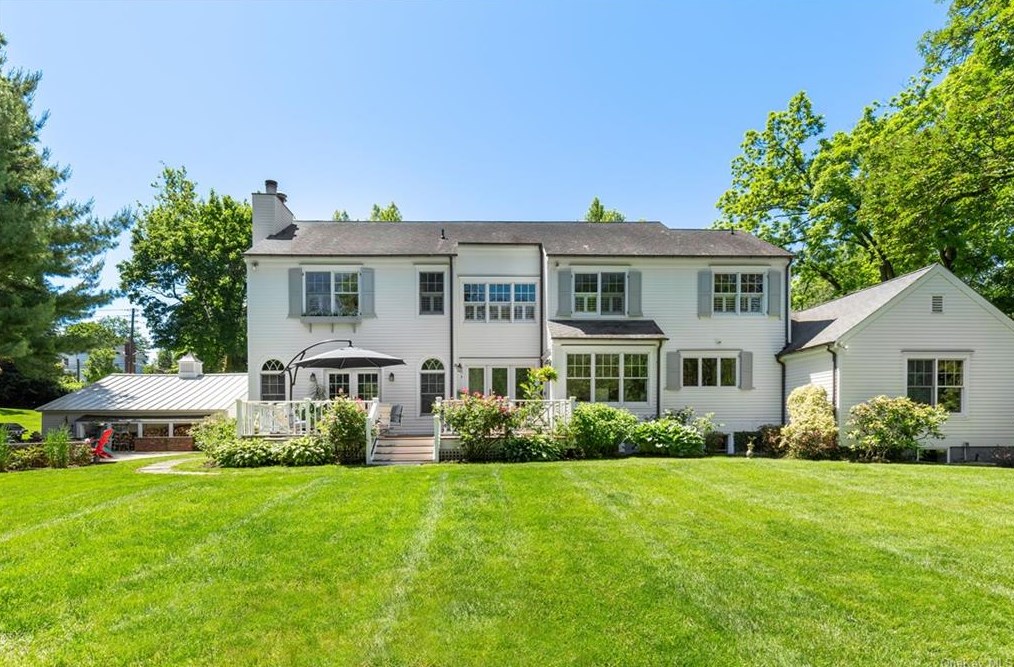 1 Hillside Rd, Rye NY  10580-2010 exterior