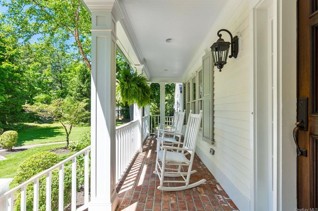 1 Hillside Rd, Rye NY  10580-2010 exterior