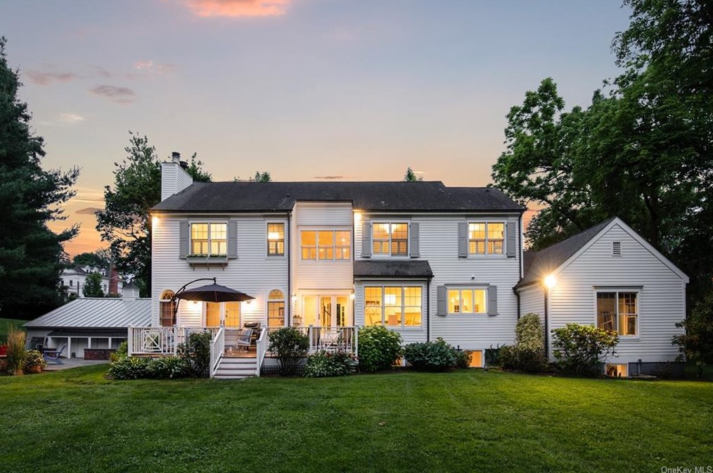 1 Hillside Rd, Rye NY  10580-2010 exterior