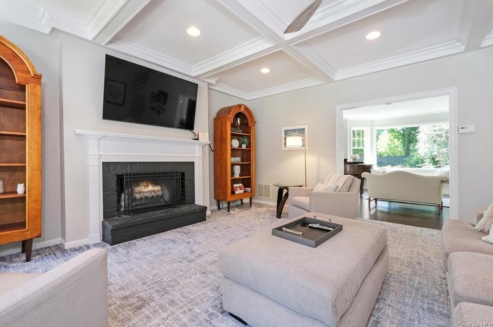 1 Hillside Rd, Rye NY  10580-2010 exterior