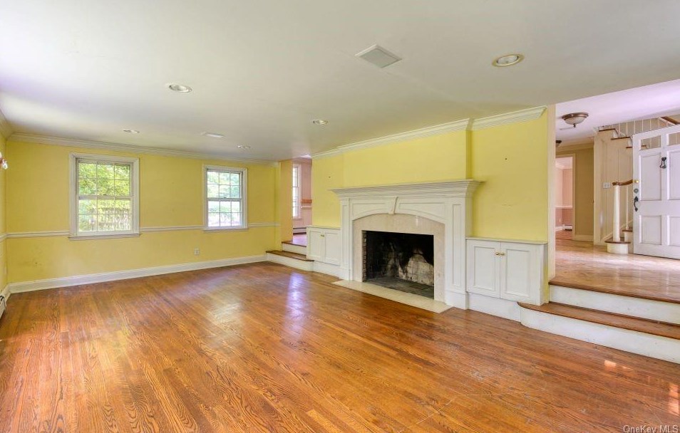 11 Tracklot Rd, Head Of The Harbor NY  11780-3811 exterior