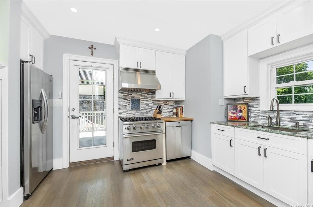 130 Lawton St, Yonkers NY  10705-4637 exterior