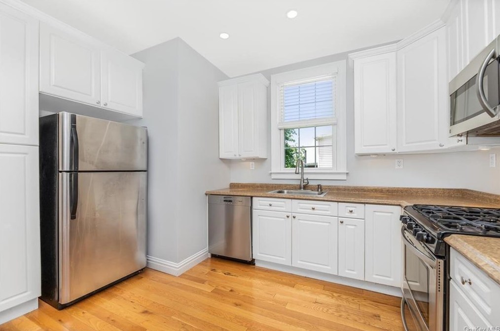 130 Lawton St, Yonkers NY  10705-4637 exterior