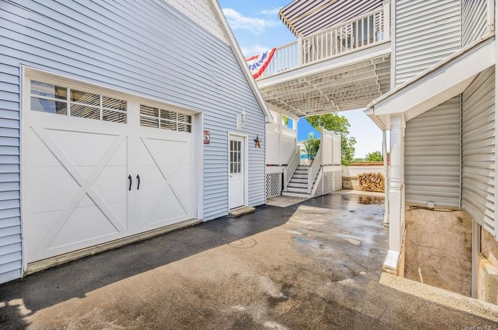 130 Lawton St, Yonkers NY  10705-4637 exterior