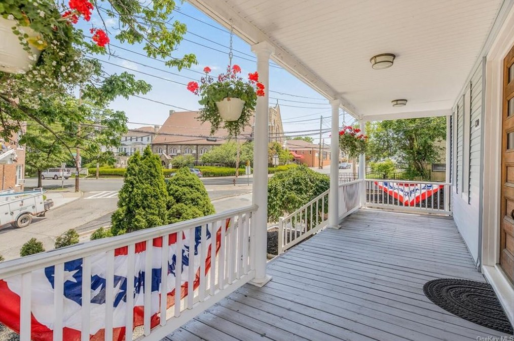 130 Lawton St, Yonkers NY  10705-4637 exterior