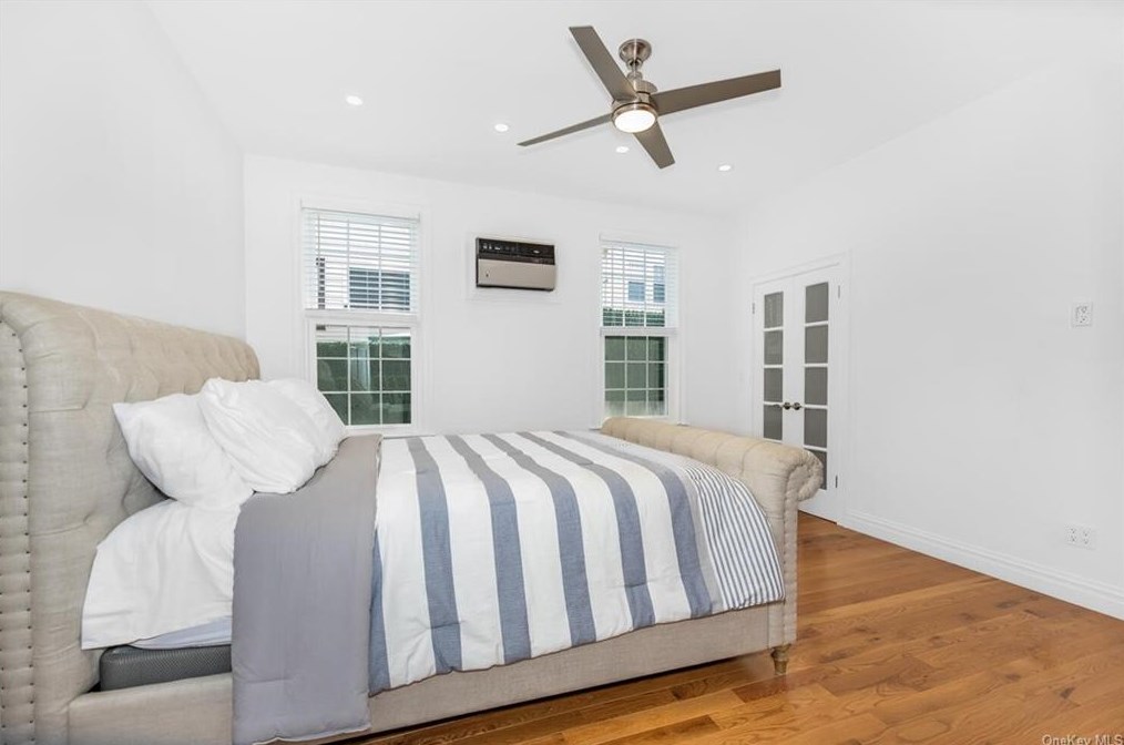 130 Lawton St, Yonkers NY  10705-4637 exterior