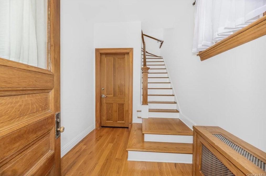 130 Lawton St, Yonkers NY  10705-4637 exterior