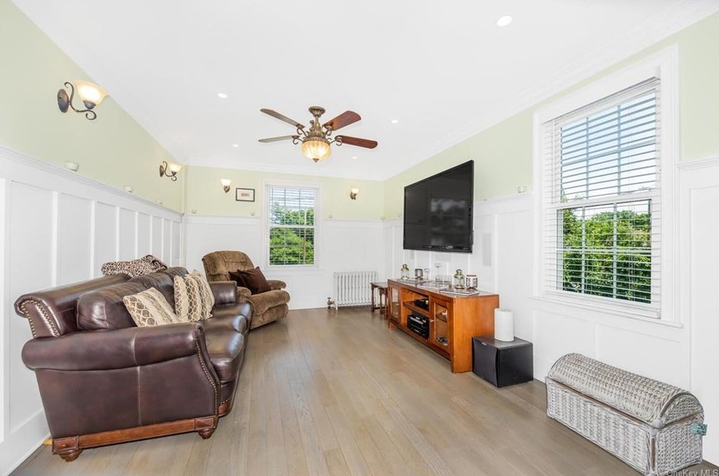 130 Lawton St, Yonkers NY  10705-4637 exterior