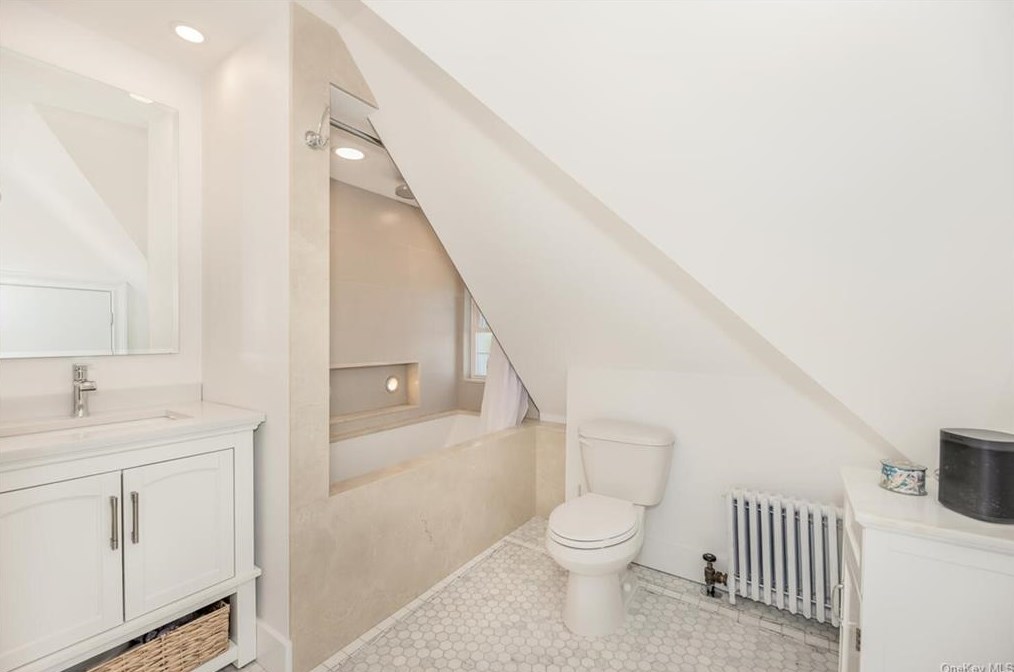 130 Lawton St, Yonkers NY  10705-4637 exterior