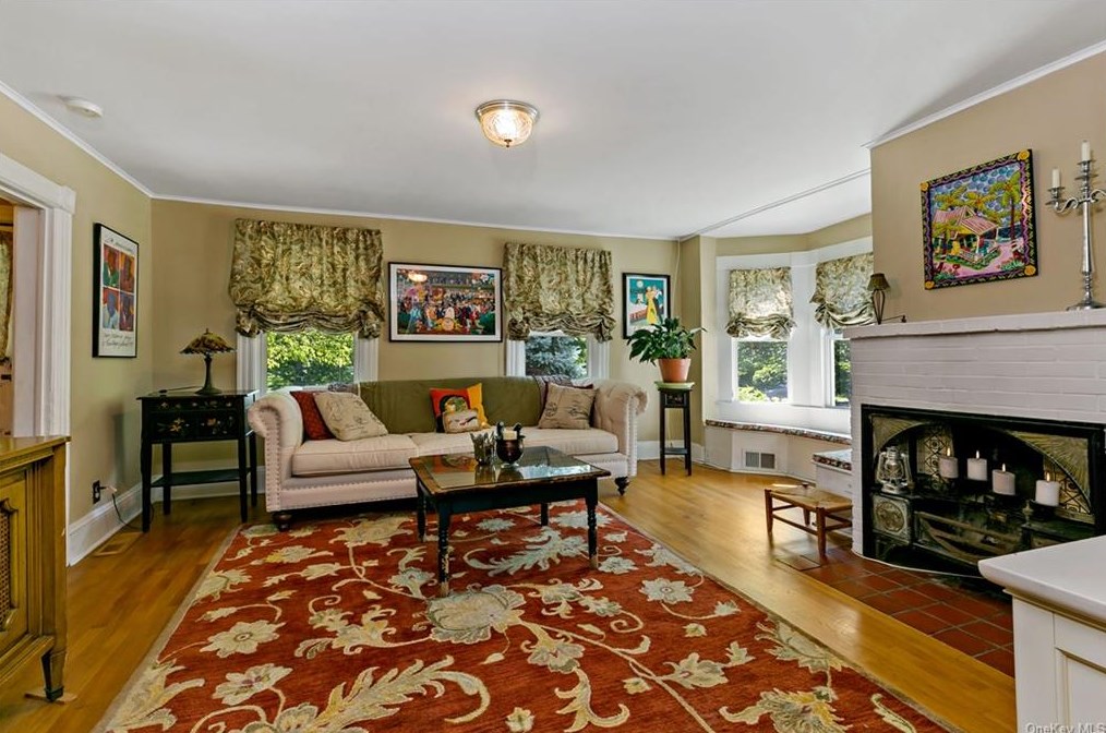 61 Meadow St, North Tarrytown NY  10591-5919 exterior