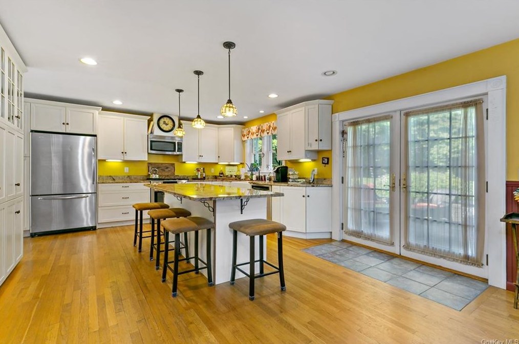 61 Meadow St, North Tarrytown NY  10591-5919 exterior