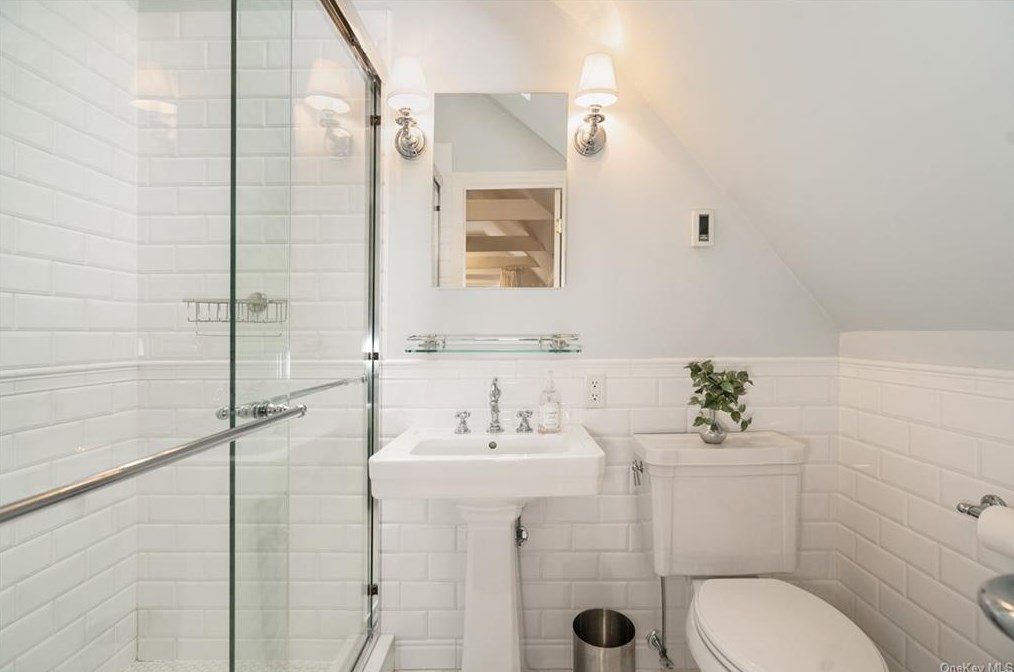 183 Highland Rd, Rye NY  10580-1833 exterior