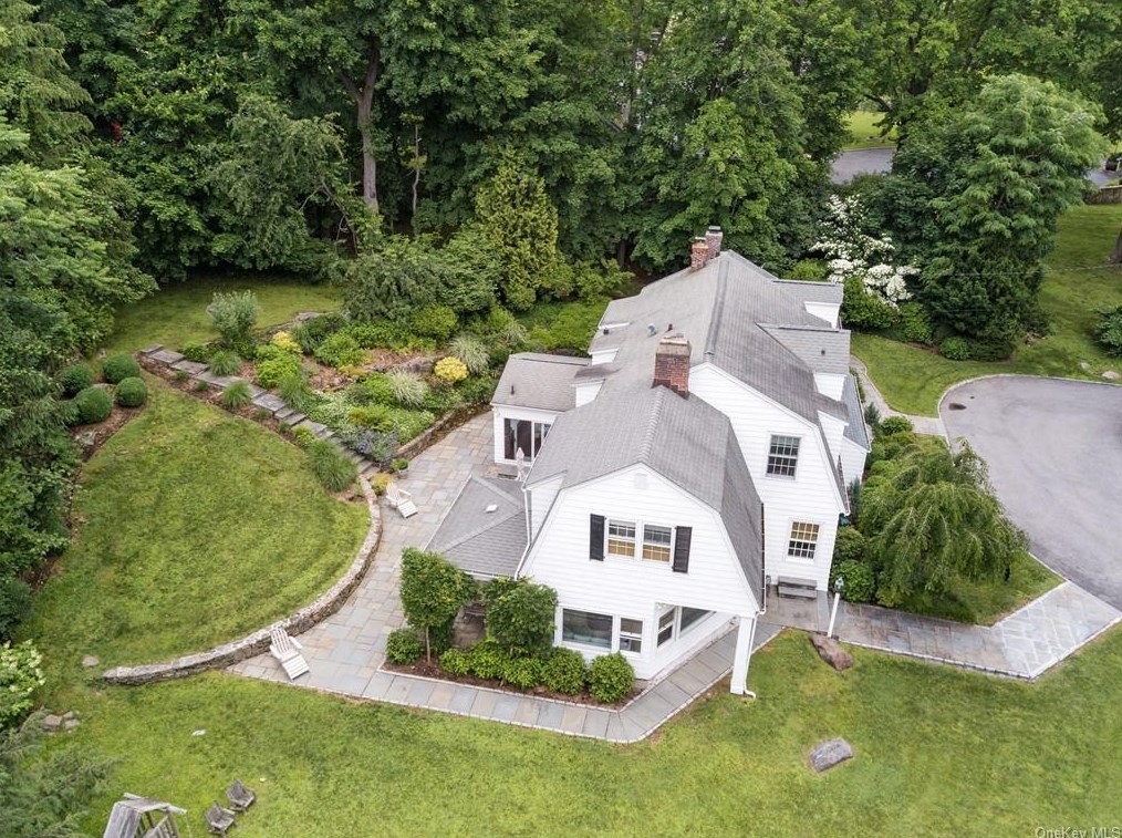 183 Highland Rd, Rye NY  10580-1833 exterior