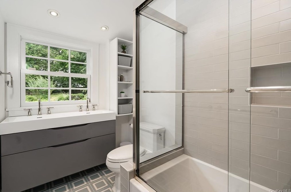 183 Highland Rd, Rye NY  10580-1833 exterior