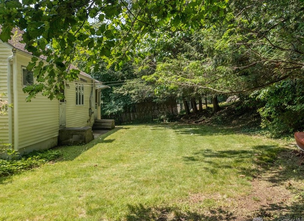 19 Glenna Dr, Kent Lakes NY  10512-1501 exterior