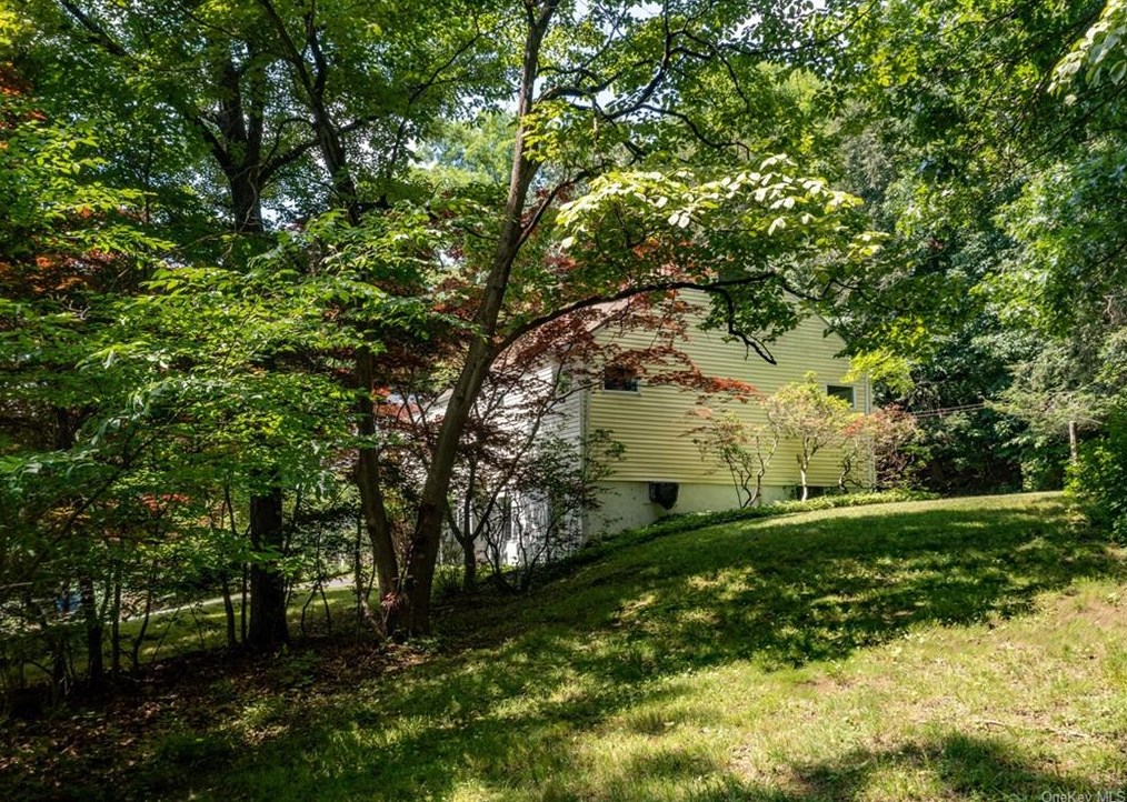 19 Glenna Dr, Kent Lakes NY  10512-1501 exterior