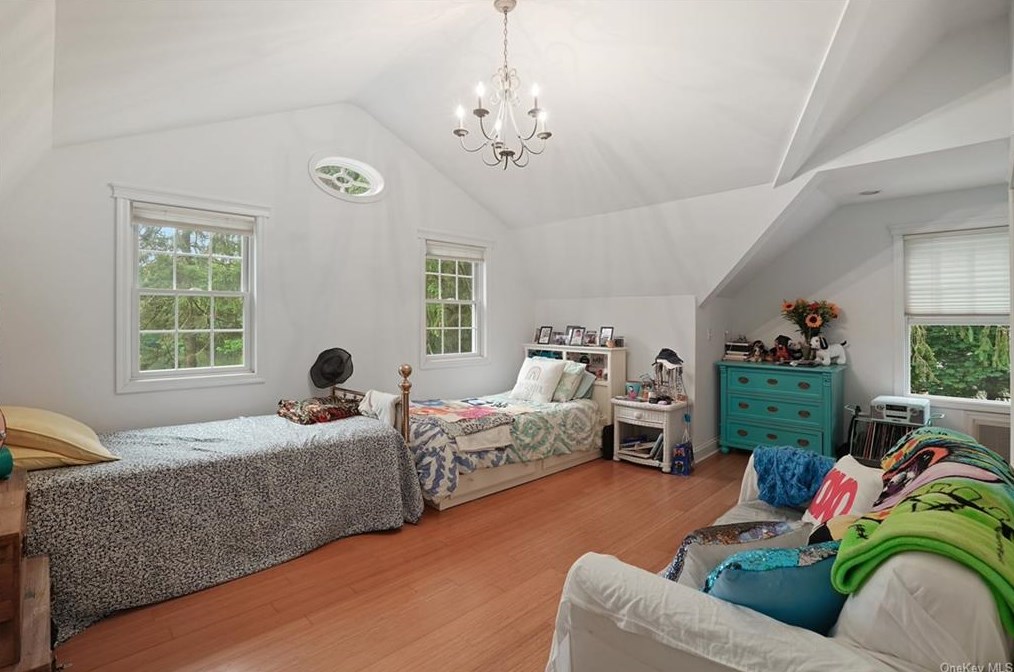 11 Lakeside Dr, Katonah NY  10536-1607 exterior