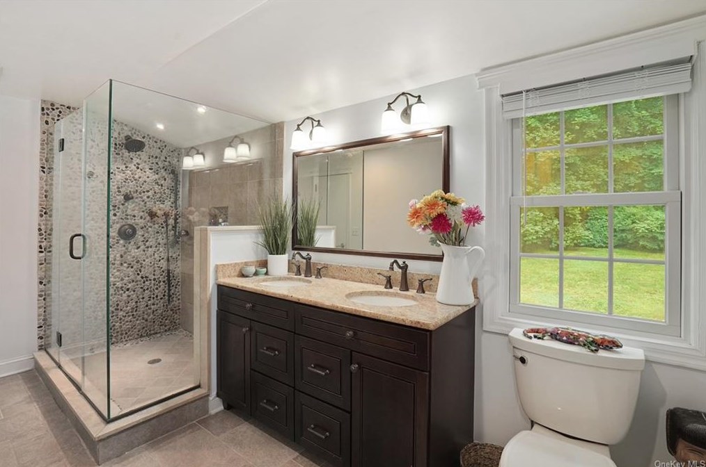 11 Lakeside Dr, Katonah NY  10536-1607 exterior