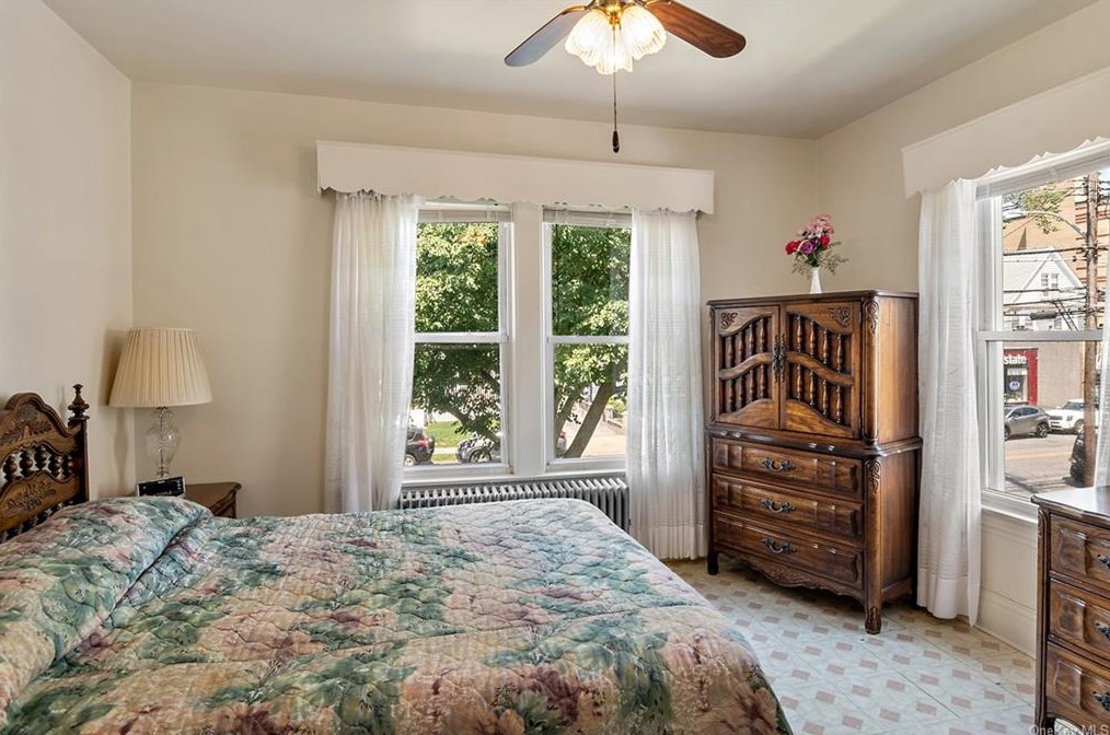 754 Palisade Ave, Yonkers NY 10703-1819 exterior