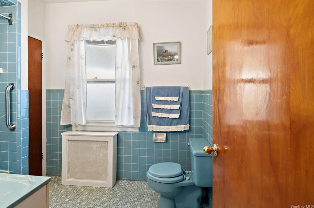 754 Palisade Ave, Yonkers NY 10703-1819 exterior