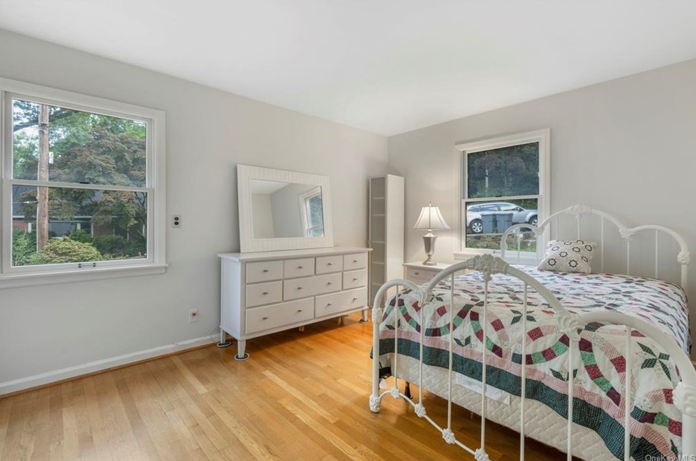 820 Fenimore Rd, Larchmont NY  10538-1114 exterior