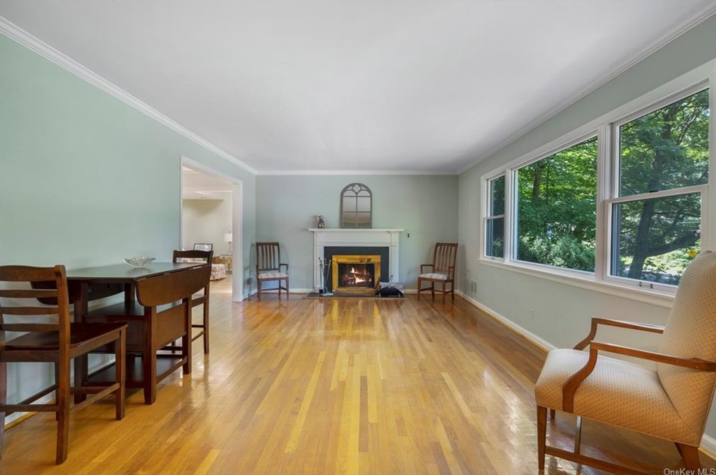 820 Fenimore Rd, Larchmont NY  10538-1114 exterior