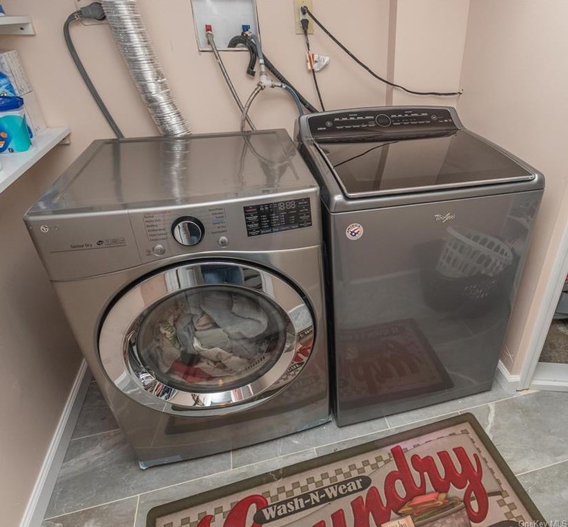 19 Circle Dr, Monroe NY  10950-3638 exterior