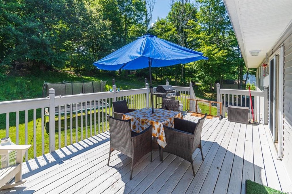 19 Circle Dr, Monroe NY  10950-3638 exterior