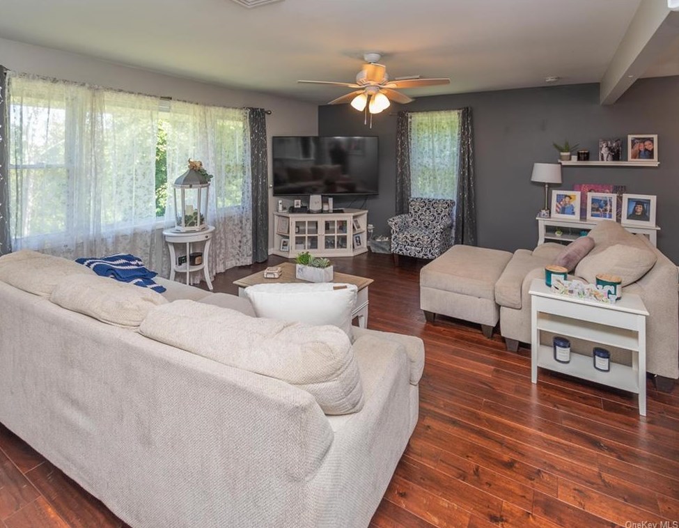 19 Circle Dr, Monroe NY  10950-3638 exterior