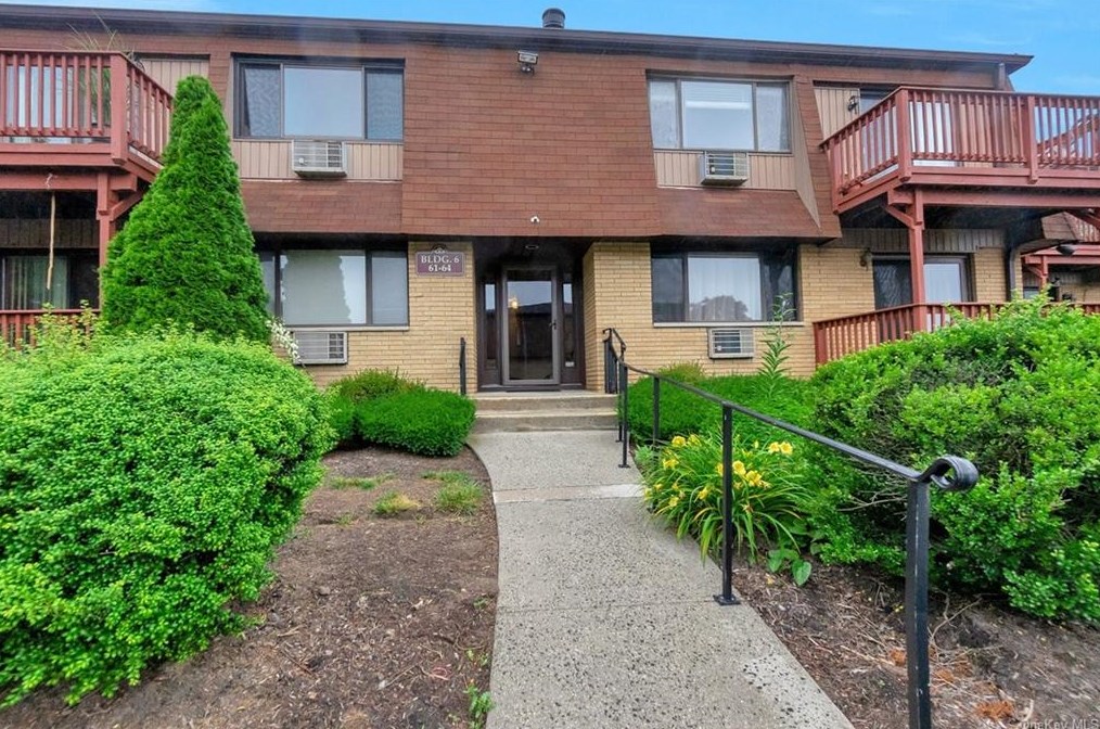 62 Richard Ct, Mount Ivy NY  10970-2308 exterior