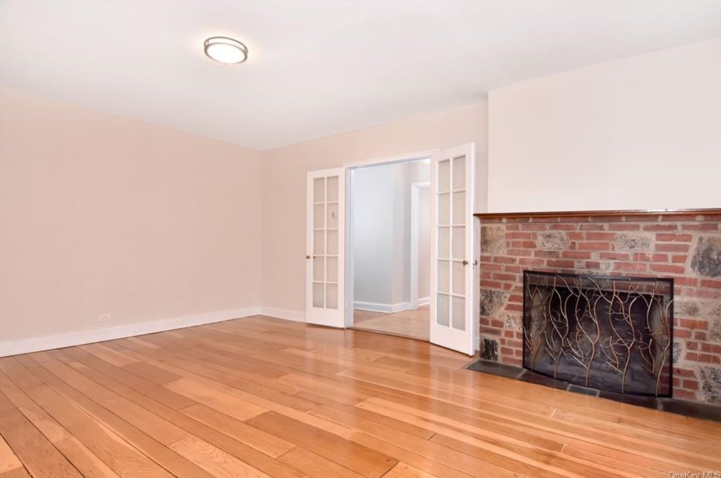 142 Walgrove Ave, Dobbs Ferry NY  10522-3104 exterior