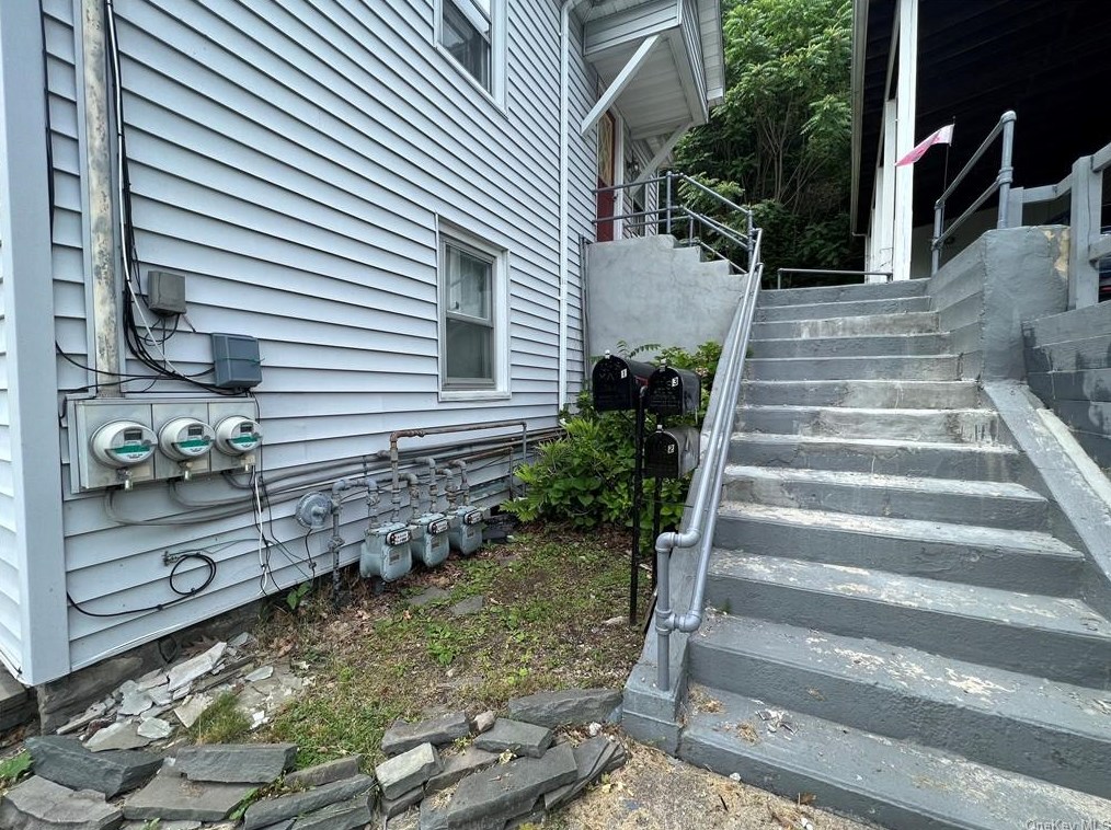 6 Hudson St, Port Jervis NY  12771-1410 exterior