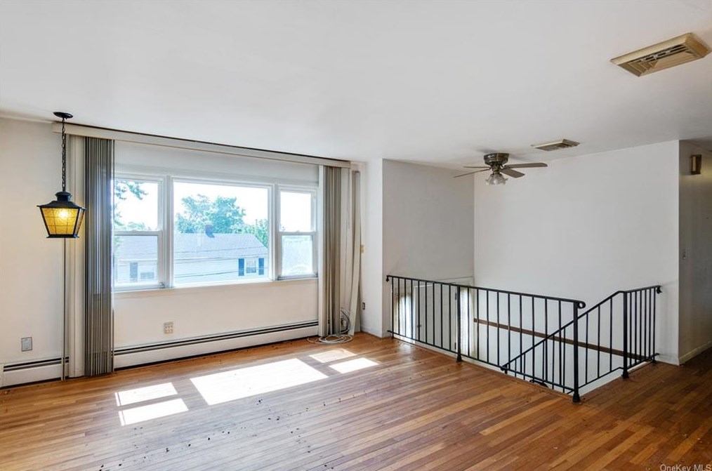 137 Bellevue Pl, Yonkers NY  10703-1626 exterior