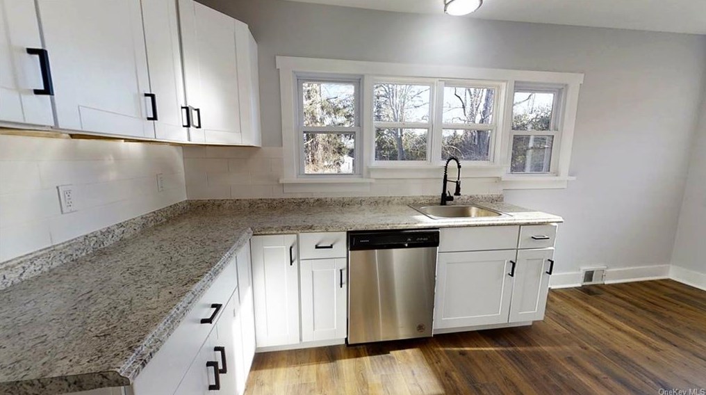 571 Route 376, East Fishkill NY  12533-3100 exterior