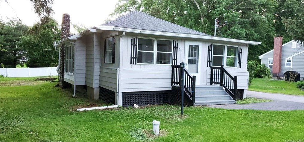 571 Rte 376, East Fishkill NY  12533-6088 exterior