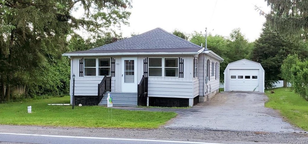 571 Rte 376, East Fishkill NY  12533-6088 exterior