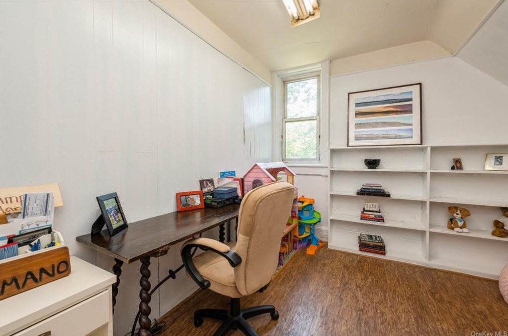 34 Clinton Ave, Dobbs Ferry NY 10522-3000 exterior