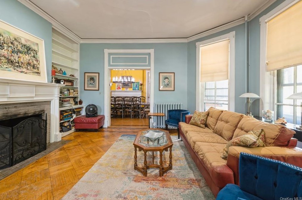 34 Clinton Ave, Dobbs Ferry NY 10522-3000 exterior