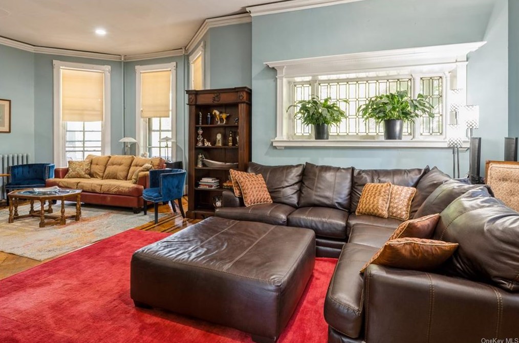 34 Clinton Ave, Dobbs Ferry NY 10522-3000 exterior